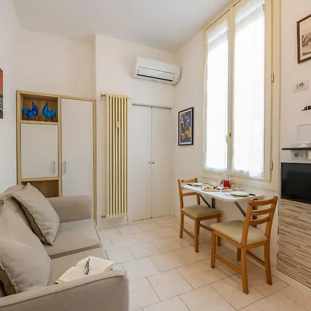 Garibaldi, 81 - Brera Base Apartment *