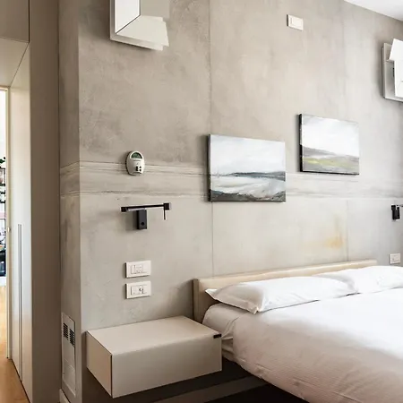 Youhosty - Brera Double Terrace Apartment *