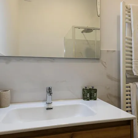 Giro 52 - 2 Bedroom Apartament, Close To San Siro, Fiera And 10 Min Metro To Duomo *