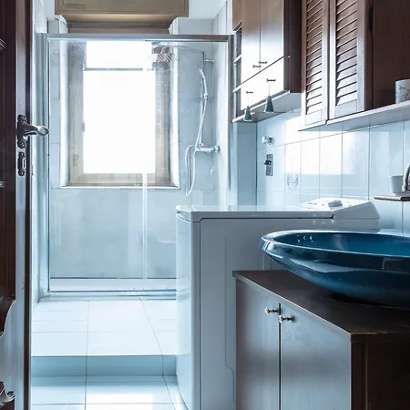 Bilocale Con Balcone E 5 Posti Letto Vicino Metro *