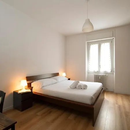 公寓 M4 Tolstoj Ampia Penthouse A 50m Dalla Metro 米兰