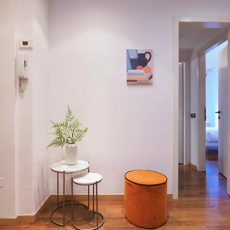 Contempora - Smart Living In A Two Bedroom - Dateo Apartment Mailand