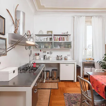 The House Of Wisteria Apartment Milan