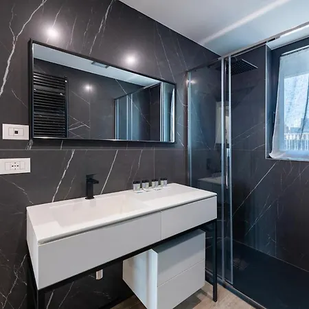 Appartamento Free Parking -fiera- Premium 2br Milano