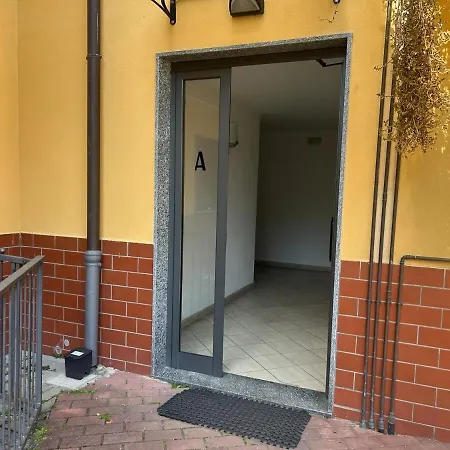 Convenient Attic, Life, San Siro, Highway Апартаменты