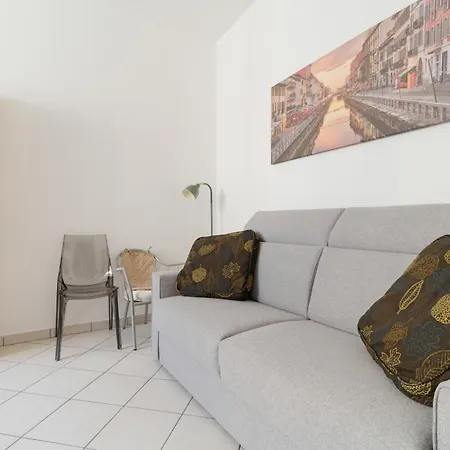 Guesthost - Comfy X2 In Navigli District *