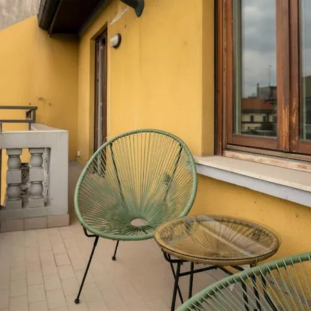 Bright Floor Flat With Balconies & Ac - Loreto & Porta Venezia Apartamento