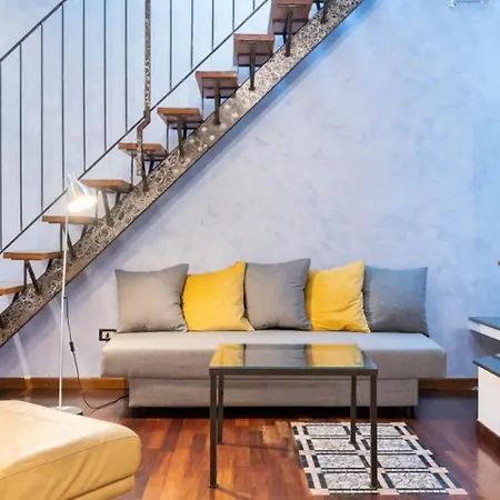 Spacious & Comfortable Apt, Near Station Apartment Mailand