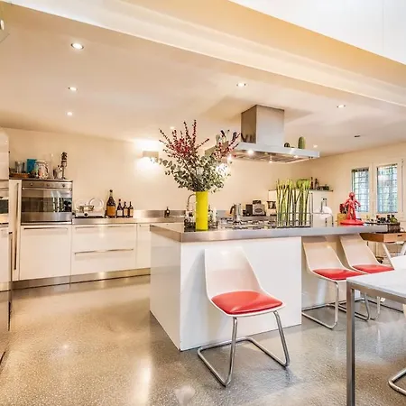 Stunning Loft With Private Court - Navigli District Apartamento