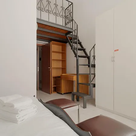 Guesthost - Cozy X2 Porta Romana Appartamento *