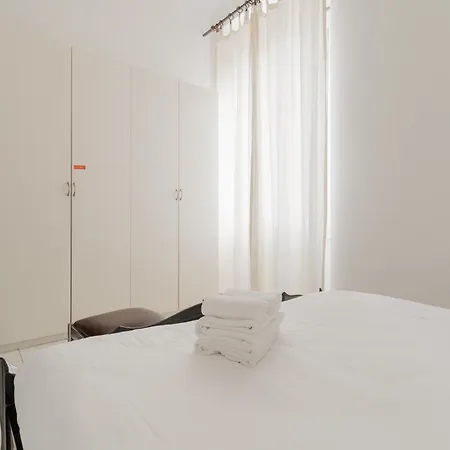 Guesthost - Cozy X2 Porta Romana Appartamento Milano