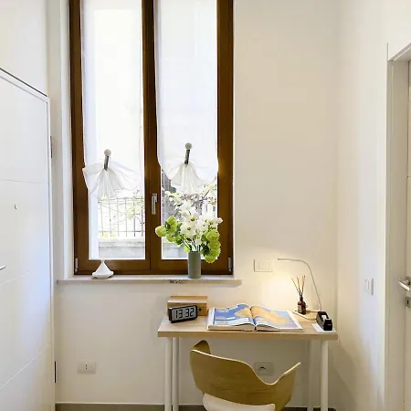 Elegant Designer In The Heart Of Citylife Milan