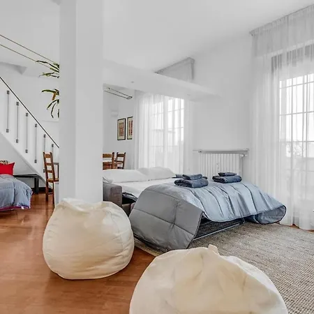 Ponse26 Large Terrace Apartment, Lejlighed Milano
