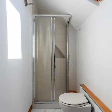 San Babila - Monolocale In Palazzo D'epoca Милан