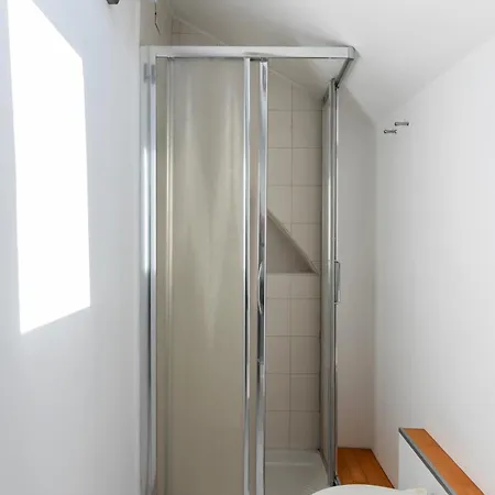 San Babila - Monolocale In Palazzo D'epoca *