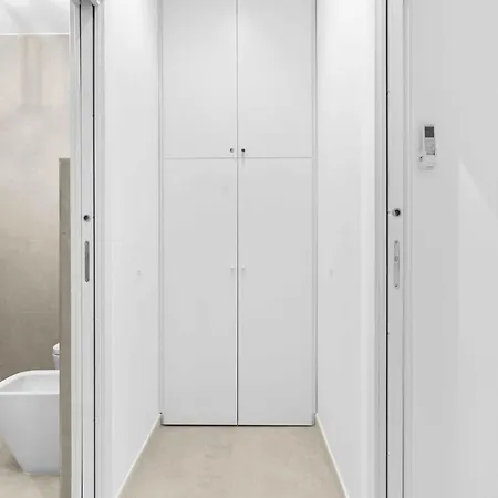 Ampio Bilocale Con Parcheggio Privato In Zona Navigli Apartment *