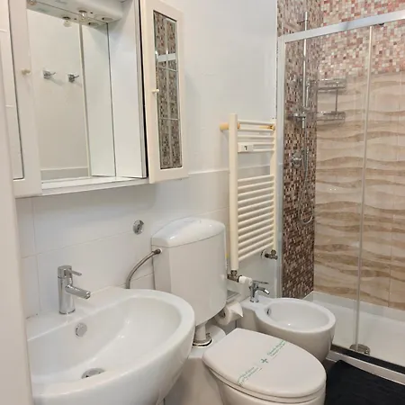 Apartamento Modern Duomo - Ac, Fast Wi-fi & Self Check In And Subway M1 And M2 In 5 Mins Milão