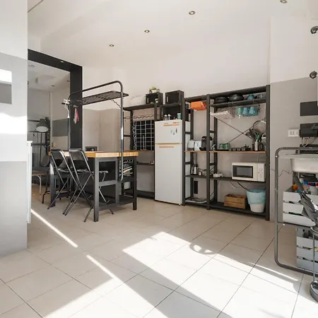 Guesthost - Modern Loft X4 Navigli Apartment Milan