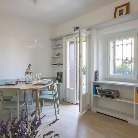 Apartment Bright Modern Flat In Centre