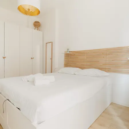 Guesthost - Cozy Balcony Flat Close To Navigli דירה *