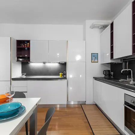 Duomo 10 Min-metro 5 Min - Nolo - Nest Balcony Wifi * מילאנו