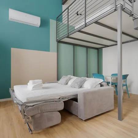 Apartment Guesthost - Comfy Near Station