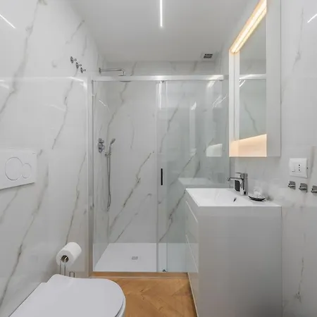 5 Min To Metro, 8-15 Min To Station And Duomo, Air Conditioning Milan