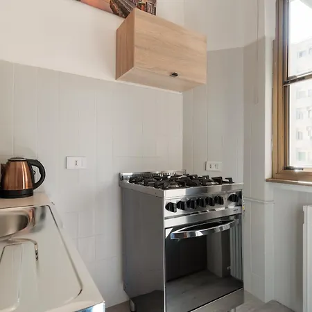 Guesthost - Comfy Balcony Navigli *