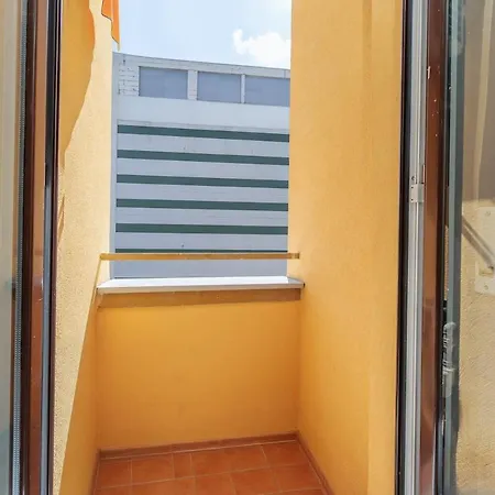 2 Min To Tram And Bus - 5min To Mxp Shuttle - Air Conditioning - Balcony *
