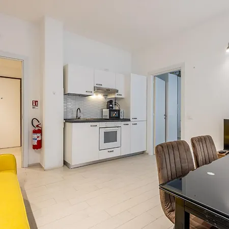 Bright Near Metro Tolstoj - Easy Centre And Linate Access *