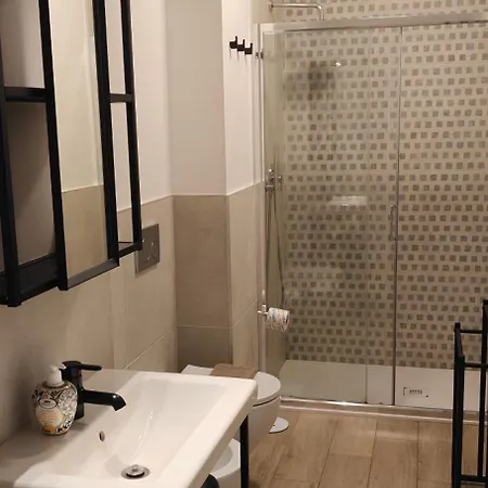 Gregory Apartment *