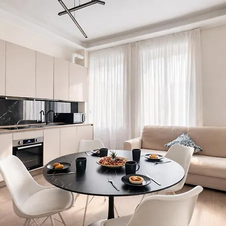 Viale Sarca - 2 Bdr Near Metro, Bicocca Апартаменты *