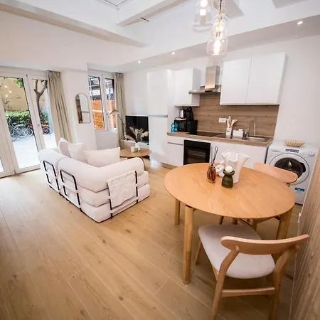 Apartment Mahon 1br Superior - Quiet, Near Tram, Metro, Duomo, Station Milan