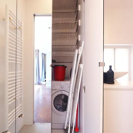 Contempora - For 4 People With Terrace - Close To Policlinico And Tribunale Lejlighed *