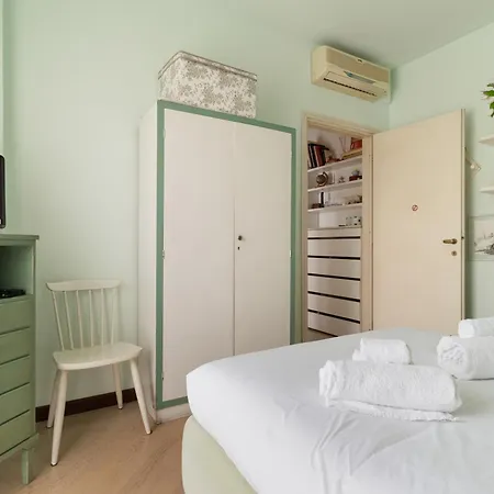 Apartment Moscova -turati Splendido Trilocale *