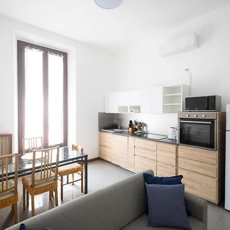 Appartement Splendido Trilocale In Zona Isola
