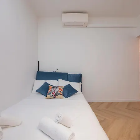 I-host - Spacious 3br - Balcony - Sleeps 7