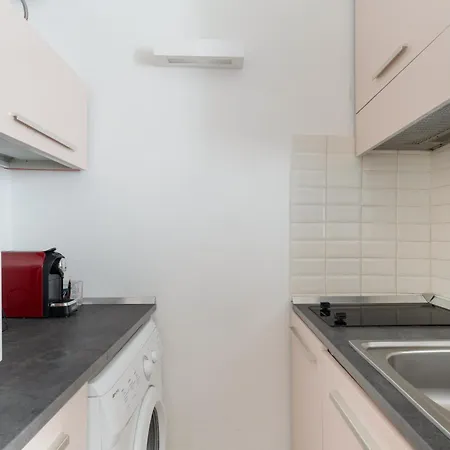 Guesthost - Chic Flat Steps From Duomo Apartment Mailand