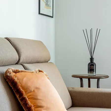 Luxury, Modern & Charming Near Station Lejlighed *