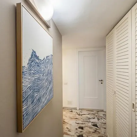 Spacious Modern Ac Close To Metro Апартаменты *