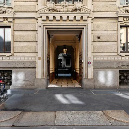 San Babila - Monolocale In Palazzo D'epoca Апартаменты Милан