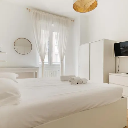 Guesthost - Cozy Balcony Flat Close To Navigli 米兰