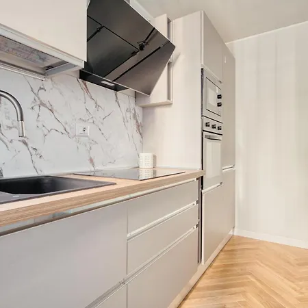 Hostmate - - Benvenuto Cellini Milano