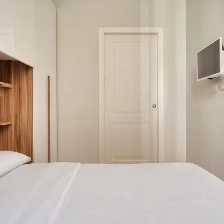 Hostmate - - Benvenuto Cellini *