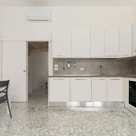 Guesthost - Cozy Flat Near & Grec0 Pirelli Stations Milaan