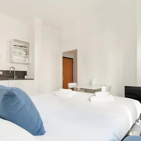 Guesthost - Comfy Near Porta Romana Apartmán