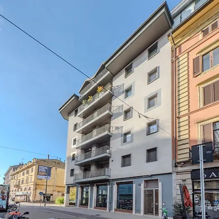 アパート Charming With Balcony Porta Nuova Area ミラノ