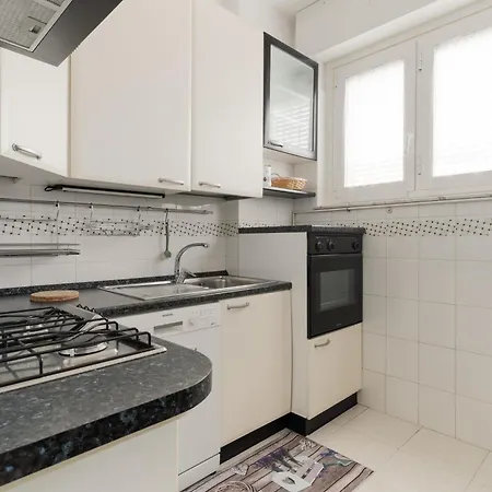Apartment Guesthost - Cozy Crescenzago Mm2 *