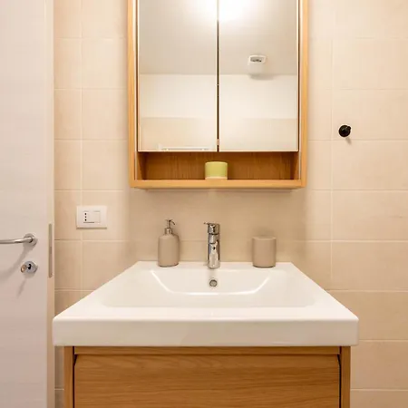 Guest Planet - San Cristoforo M4 *