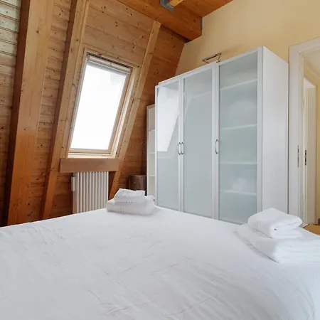 Apartment Guesthost - Modern Bocconi Milan